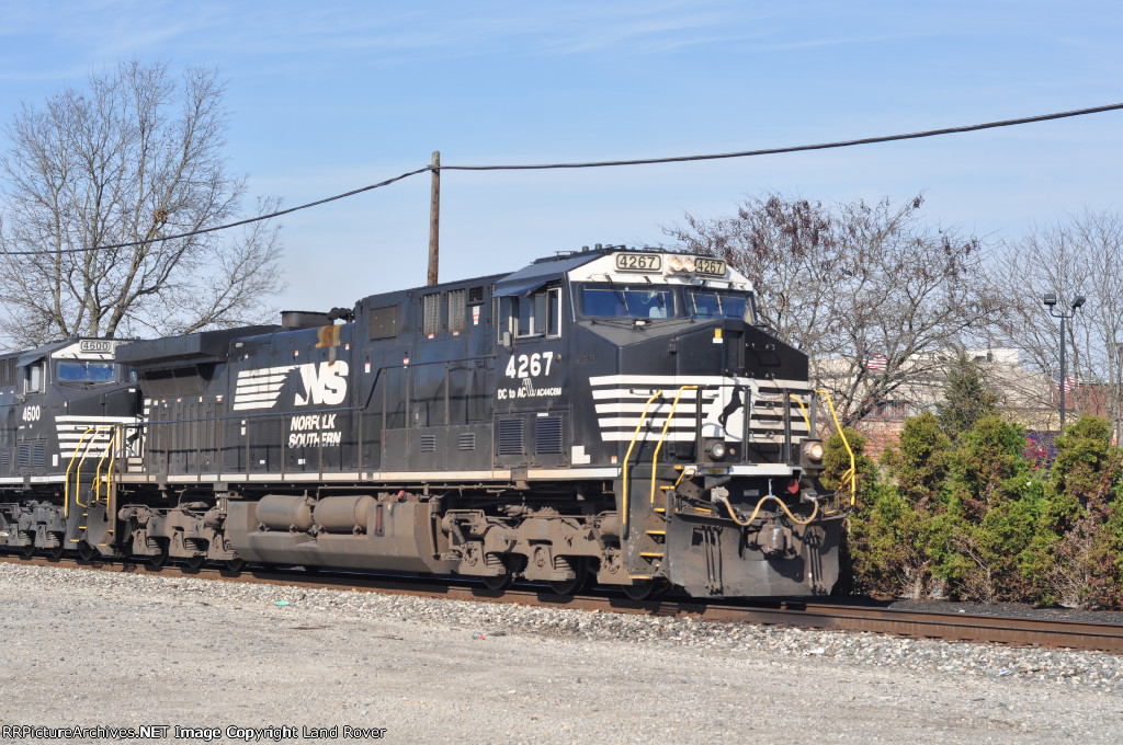 NS 4267 Eastbound